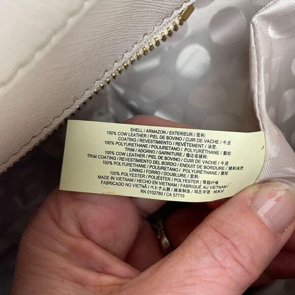 Kate Spade New York Cedar Street Large Harmony Leather Tote - Picture 13 of 15